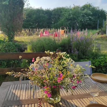 - Les Volets Roses De Torgny * Rouvroy